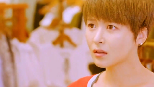 《甜蜜暴击》程亚楠服装店偶遇心机女,心机女羞辱不成反被呛!