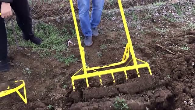 高手在民间!牛人自制实用的翻土工具,简单好用!