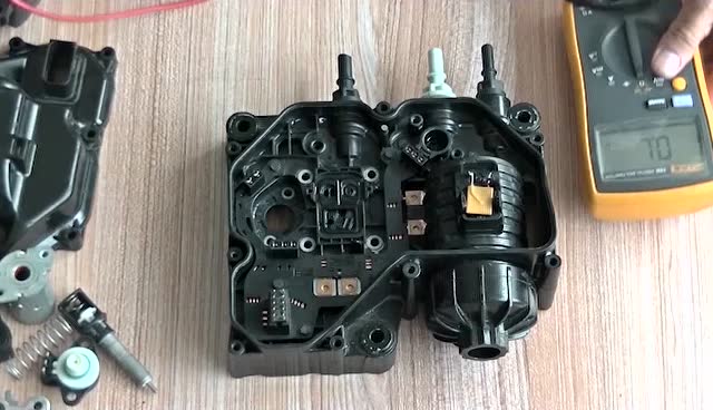 车匠原创 博世2.2尿素泵部件拆解讲解