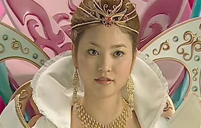 巴啦啦小魔仙:为什么美琪美雪是人类也做魔仙 女王陛下说出原因