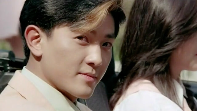 超级学校霸王:这个时候的郑伊健好帅啊,看着很小的样子啊