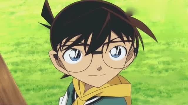 名侦探柯南,柯南的眼镜另有乾坤,右边是接收器左边是雷达!