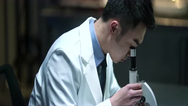 法医秦明:林涛抓捕拾荒者,拾荒者竟然这般解释,还要吃鸡腿