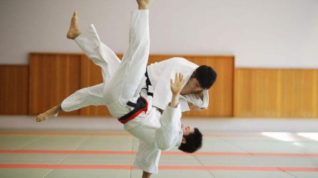 空手道实战比赛,动作又快又凶猛,不是花拳绣腿