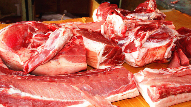 在猪身上有两块肉绝对不能吃,一块天生熟肉就能直接吃,你知道吗