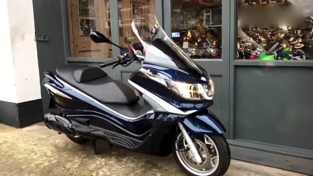 实拍比亚乔踏板车x10,这颜值不是一般的高!