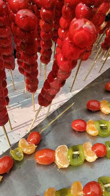 冬天是吃冰糖葫芦的季节