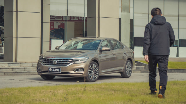 车轮哥评测:能再次引领中级车市场吗?试驾上汽大众全新帕萨特