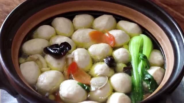 菌菇鱼丸汤的制作教程,口感鲜美营养丰富
