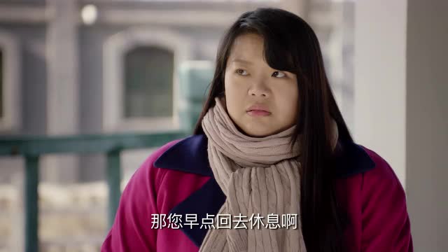 《姥姥的饺子馆》马文然主动替冯局长提鞋 一切都被老婆看在眼里