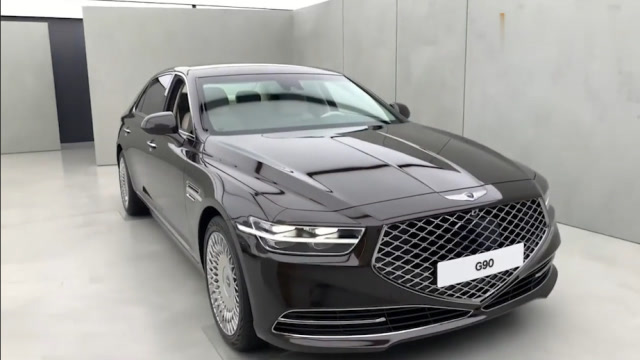 实拍:2020款现代捷恩斯g90,打开车门看到内饰后,你还要买奥迪a6?