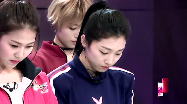 创造101:yamy的团队表演,歌曲是周杰伦的经典串烧,有眼光