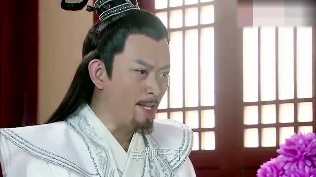 薛刚闯下大祸薛丁山拿鞭抽打不良儿子樊梨花心疼儿子出来阻拦