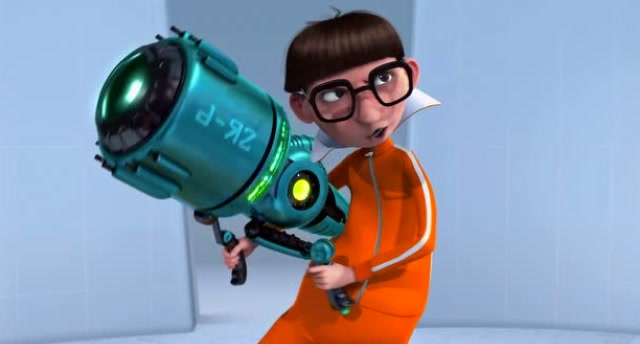 神偷奶爸:向量拿到了收缩枪,他在家里玩了起来,很开心