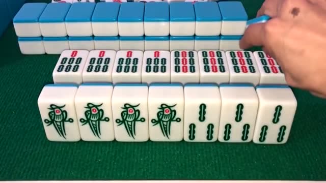 小伙打麻将做出一把清一色,连摸四杠成金钩吊,这牌玩得好过分!