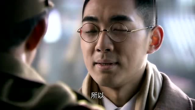 安晓烨接受日军检查,好友看到守卫拿起那支口红,心都提起来了