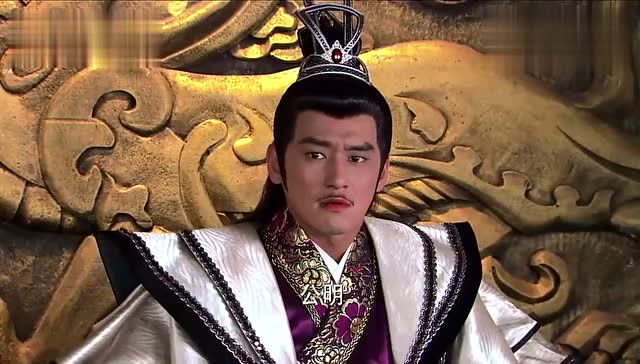 师妹失恋了,赵公明趁机表白,她却一把扑到他怀里哭的更伤心了