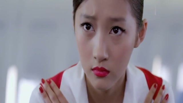 浪漫天降,关晓彤对着邱泽犯花痴这段,我看了不下十遍!太经典了