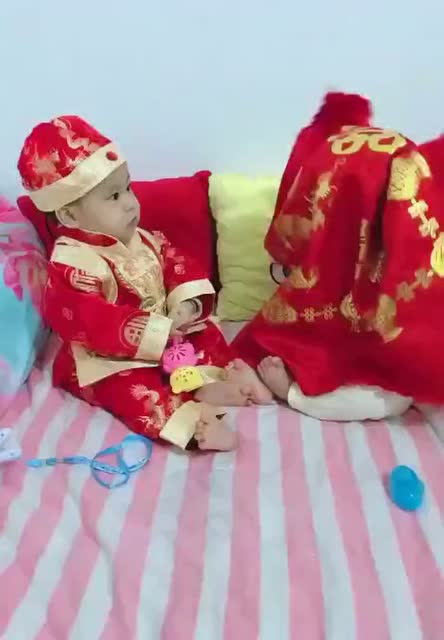 这是从小就定娃娃亲么