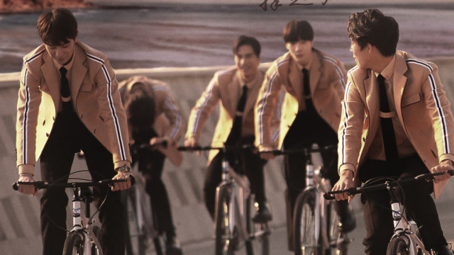 《少年之时》发布 贺俊雄成创作c位 胡彦斌为b班打call