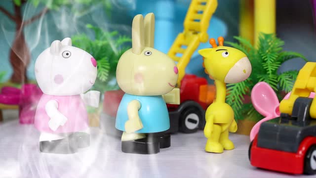 救援宝贝冲冲鹿公园灭火 奥特曼打败放火的怪兽