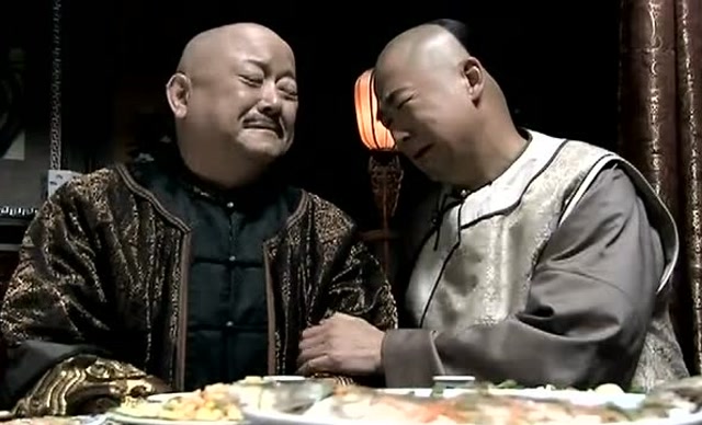 铁齿铜牙纪晓岚:和珅和纪晓岚一起喝酒,纪晓岚却喝多了