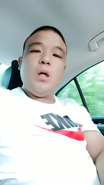 我叫刘拐脚,今年三十多,至今没老婆