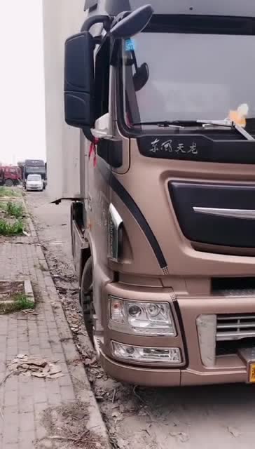 货车女司机昕昕!在这样的情况下倒车!这技术太牛了