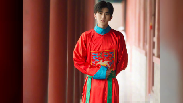 蔡徐坤古装写真是公公服还是乐师服专业人士给出答案