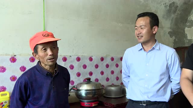 孙炜刚深入周湾调研