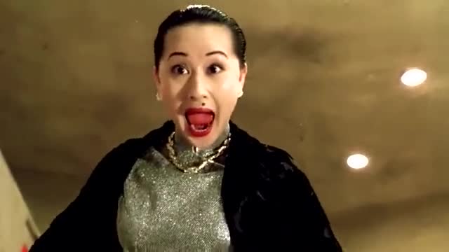 百变星君周星驰变成一个马桶,突然来了个妈妈桑