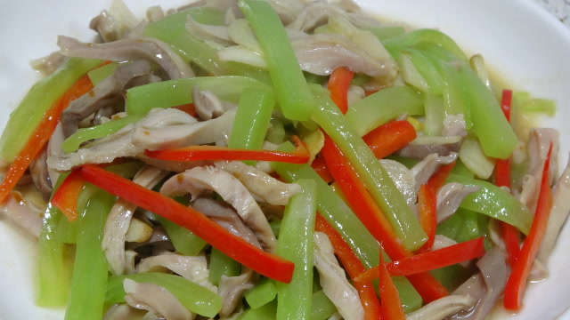 "白油肚条"的教程来了,这样做真的很好吃,清爽下饭,全家爱吃