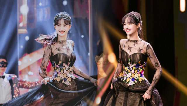 郑爽身穿晚礼服翩翩起舞,宛如优雅的黑天鹅