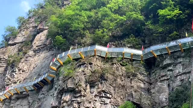 绥阳双门峡玻璃栈道
