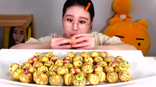 大胃王吃播,零食宇宙果冻软糖,看看这表情