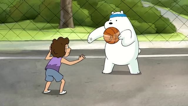 三只小熊:三只笨熊打篮球,能进一个球真是不容易啊!