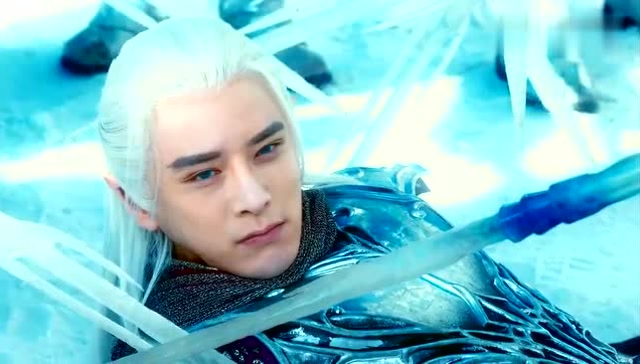 幻城:火族奸细想逃跑,泫榻临门一击,将他打的屁滚尿流!