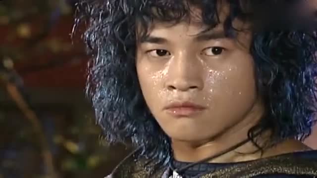 风云孔慈淋雨回来,步惊云出现了,干净利落的抱起送回房间!