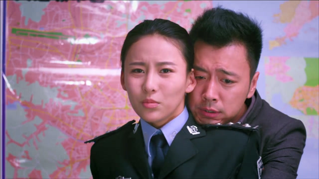 无贼:向上爱上女警花,下秒一个大胆举动,俩人瞬间成了