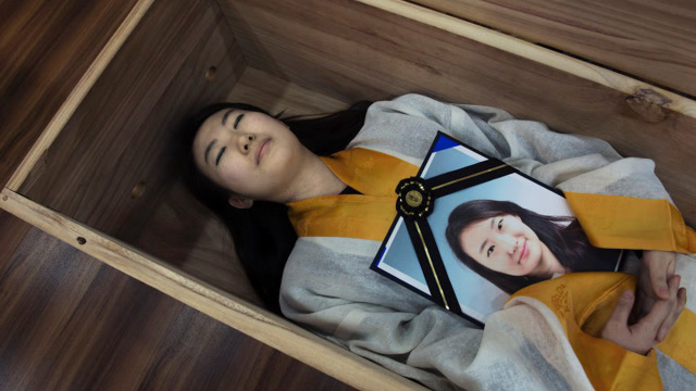 国内首家"死亡体验馆",真实感受临终体验,你敢尝试吗?