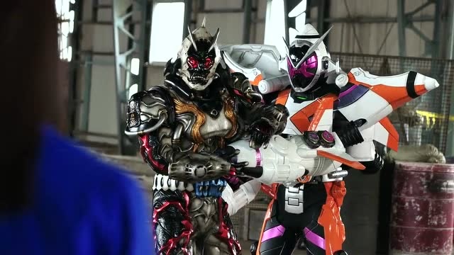 入魔的异类骑士fourze怎么也不听劝,偏要作对到底!