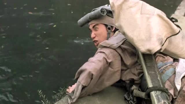 倩女幽魂3:张学友化身燕赤霞骗来的铜钱,全被老和尚使法扔到河里去了