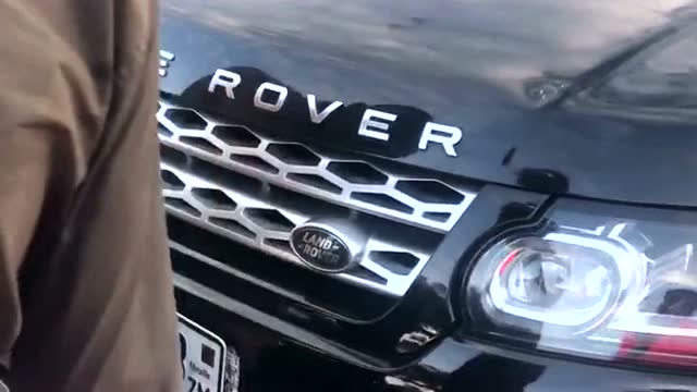 老板在非洲的车牌等了一个多月,今天终于安装好了,办事效率太慢了!