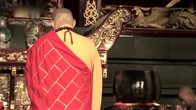 活佛济公:绿姬变成赵斌模样,要伤害灵隐寺主持,白雪及时相救