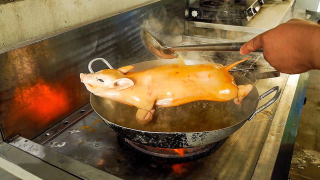 "最小"的烤乳猪,看着太残忍,看完你还想吃吗?