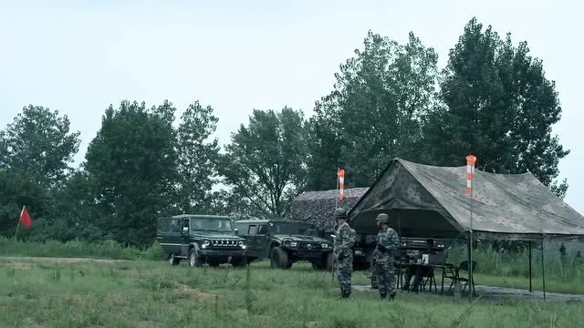 蓝军出击:山豹旅的特战大队正式开始跳伞训练
