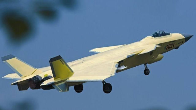 歼20改进型悄然亮相,性能将全面升级,可以隐身的"变形金刚"