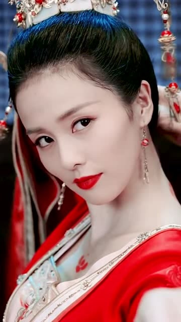 白鹿的眼神杀又来了!