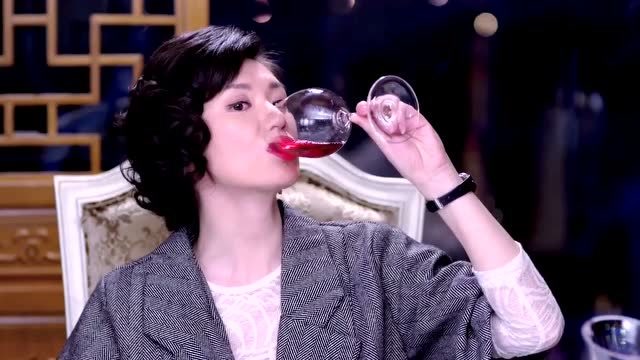 离婚律师:曹乾坤因为与石姜有私情,吃饭的时候面色非常难堪