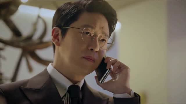 顶楼千瑞珍告诉周会长雪雅有关于他们的视频周会长却露出耐人寻味的